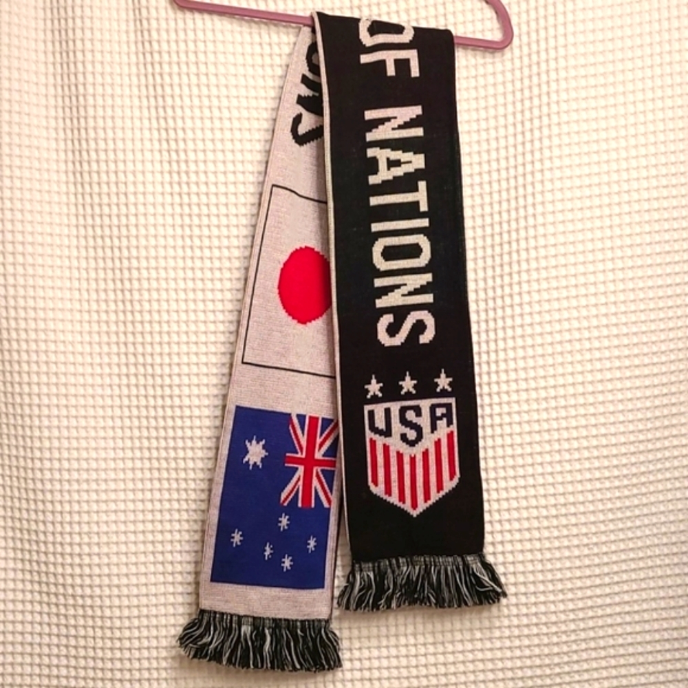 Reversible U.S.A. Tournament of Nations Scarf - Picture 4 of 6